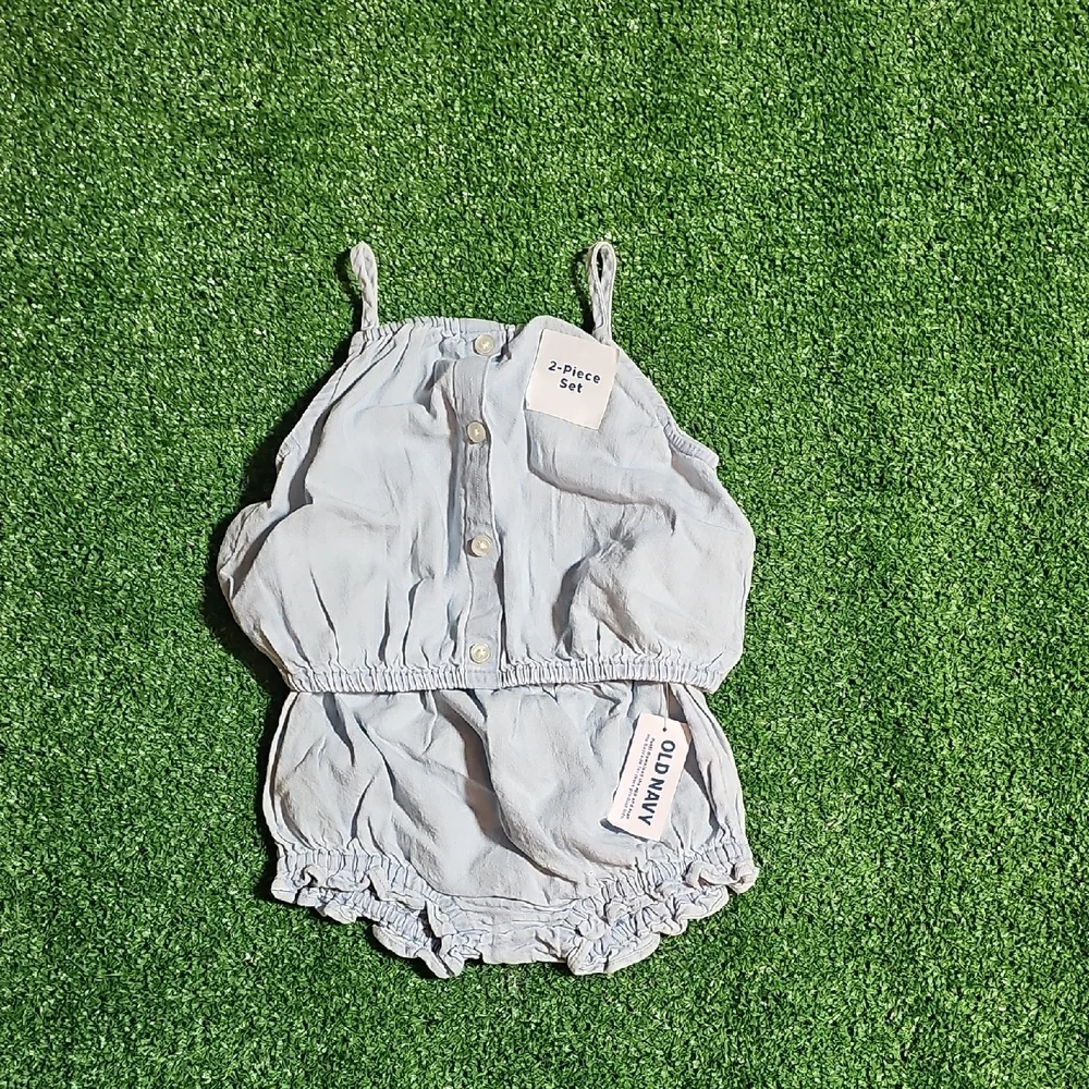 Old Navy Light Gray Baby Romper